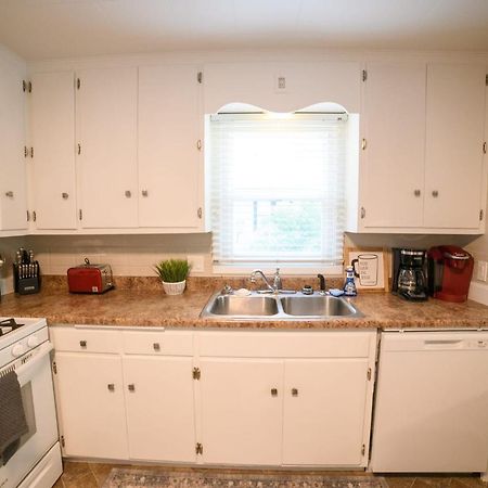 Adorable And Cozy Bungalow Great Falls Exterior photo
